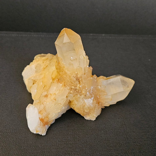 Quartz cluster