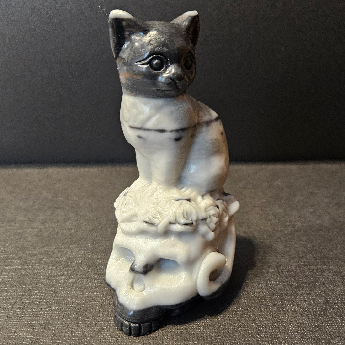 Taichi Stone Skull Cat